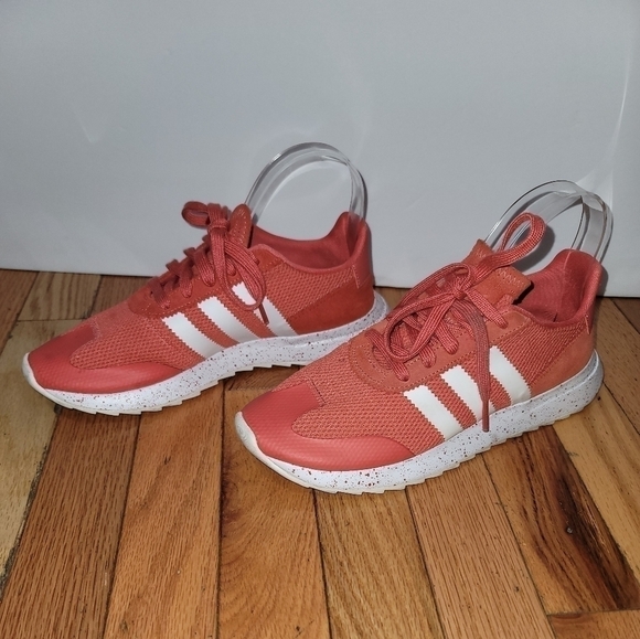 Adidas Tubular Trainers with Speckled Sole - Picture 2 of 7